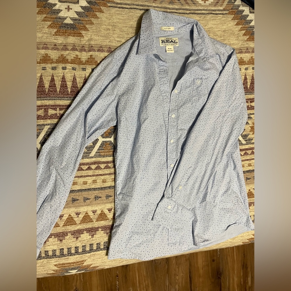 Ariat button down shirt. Worn once size medium